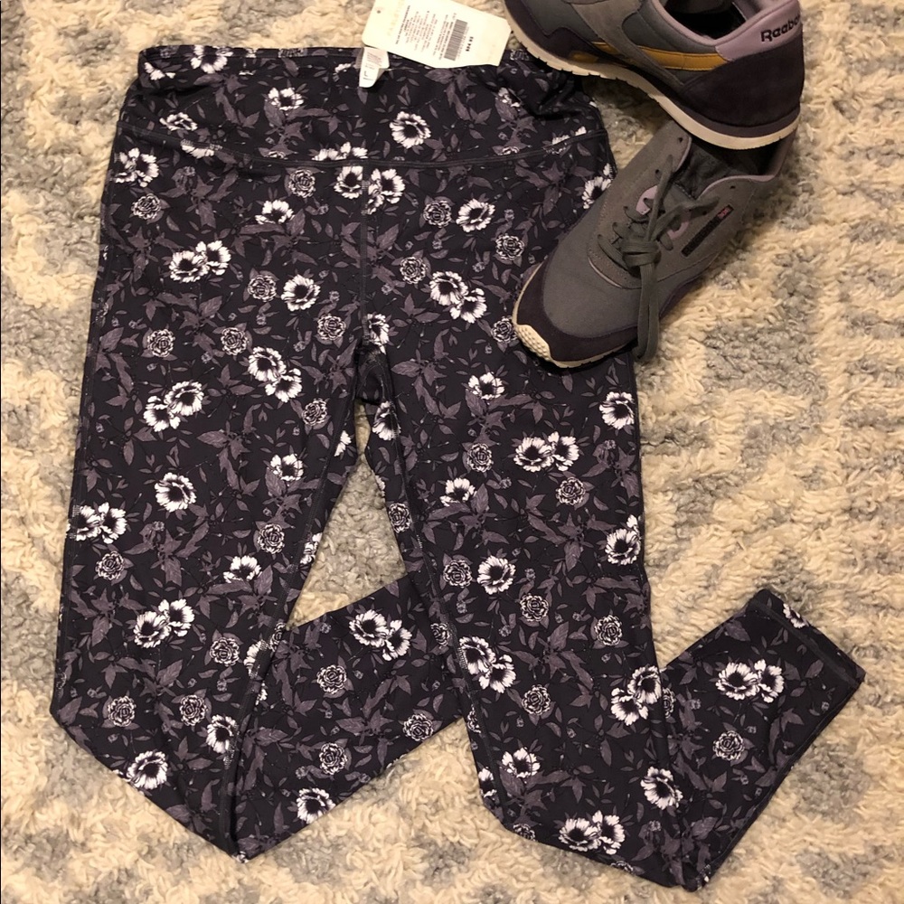 NWT Fabletics Salar Powerform Gray Flower Leggings